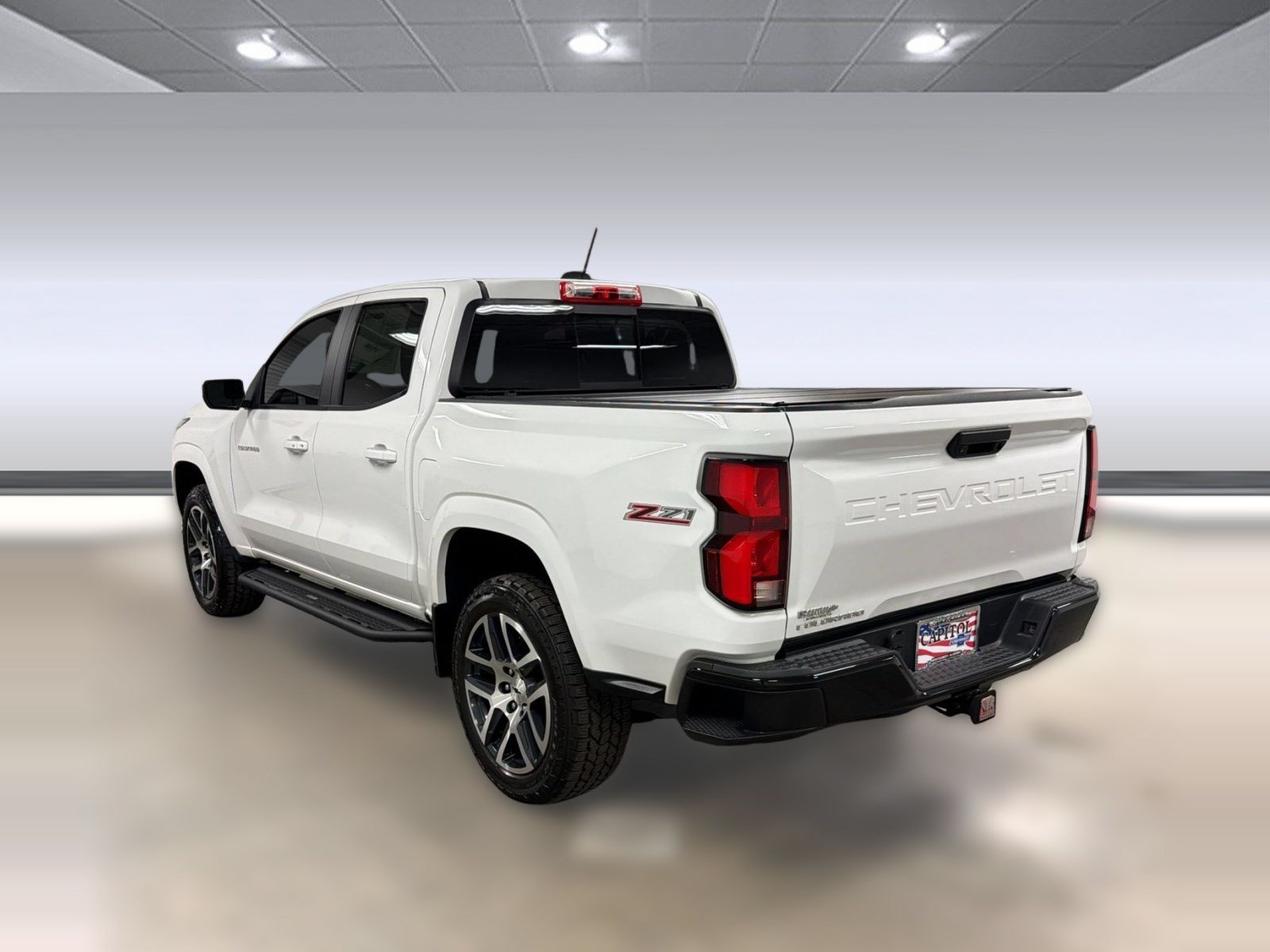 Used 2023 Chevrolet Colorado Z71 w/ Z71 Convenience Package 2 AWD/4WD image 3