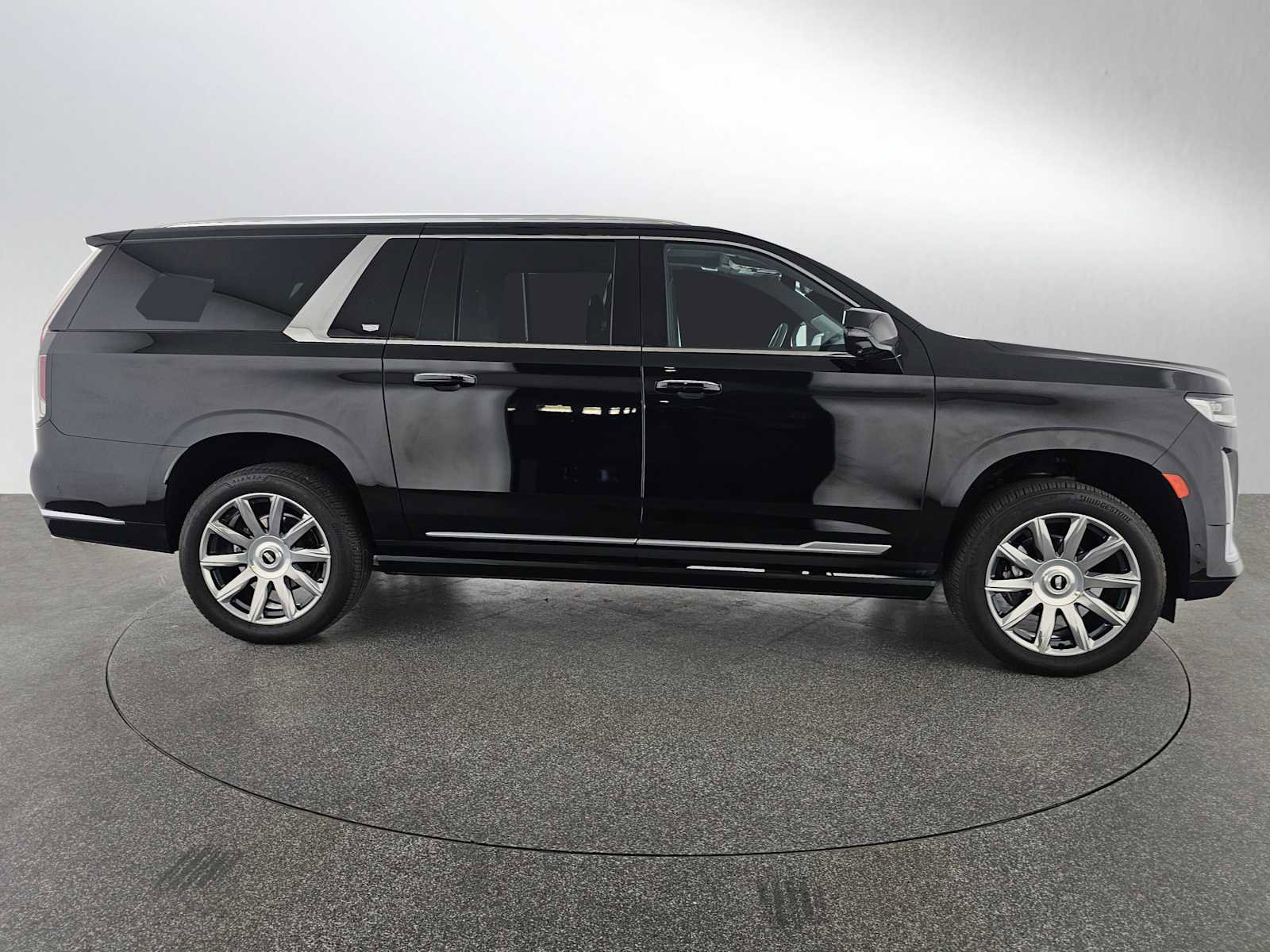 Used 2024 Cadillac Escalade ESV Premium Luxury Platinum AWD/4WD image 2