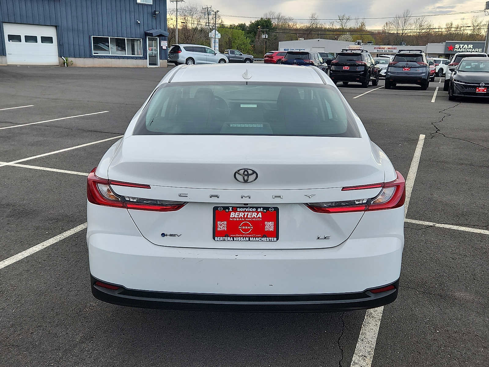 Used 2025 Toyota Camry LE FWD image 5