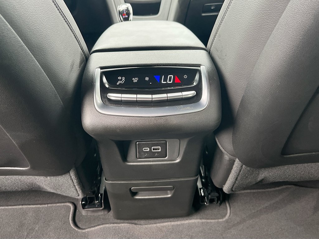 Used 2025 Cadillac XT6 Luxury FWD image 26
