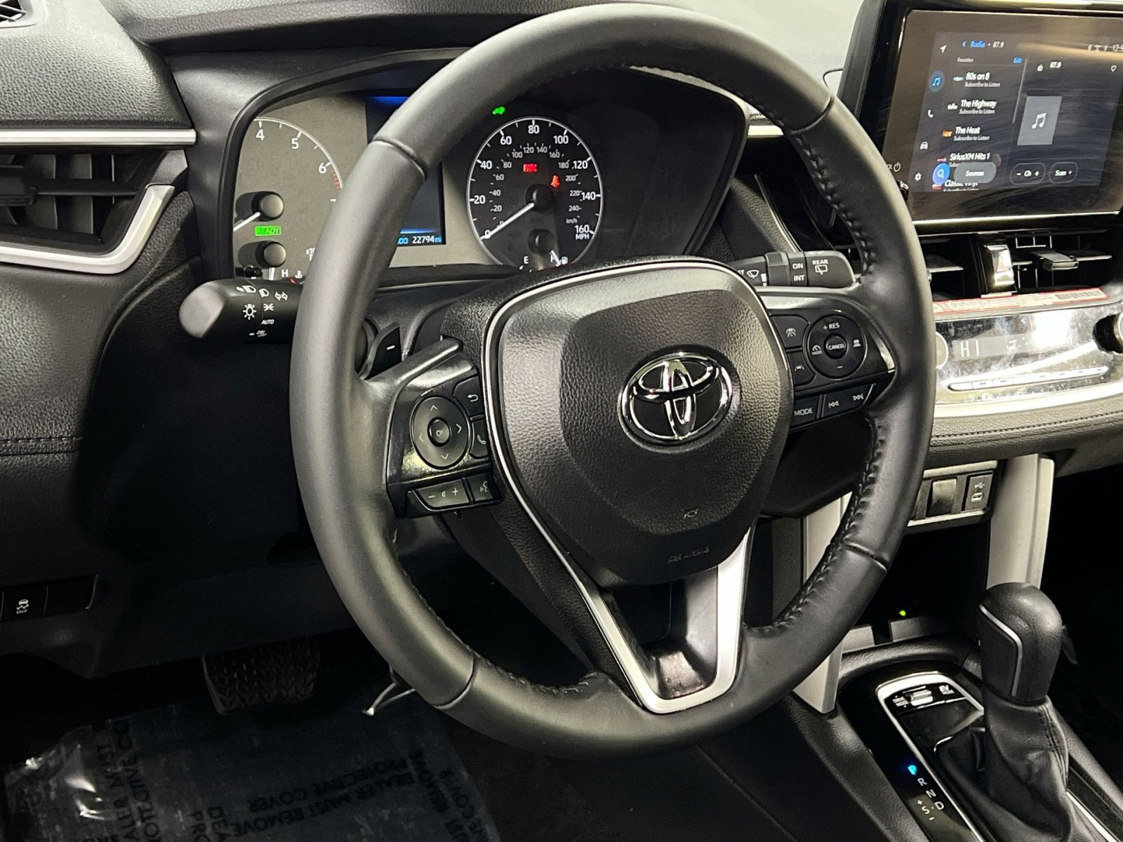 Used 2025 Toyota Corolla Cross AWD Hybrid image 20