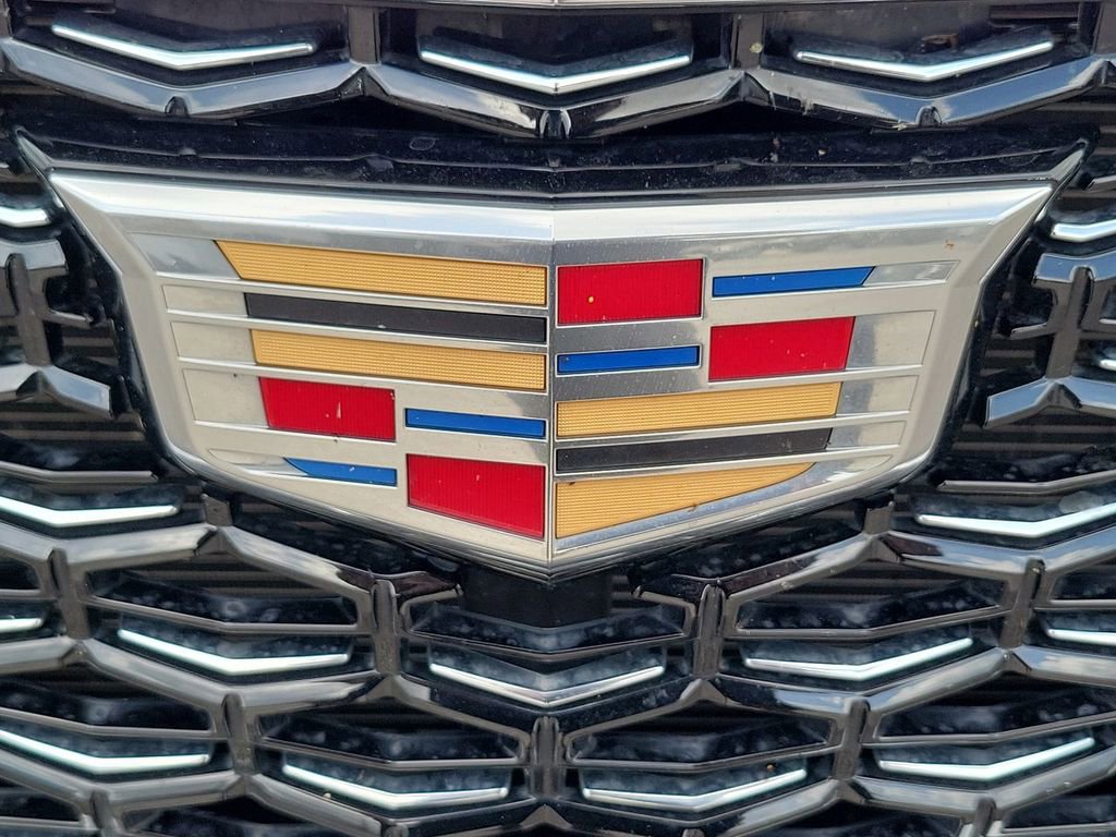 Certified 2024 Cadillac XT4 Luxury w/ Cold Weather Package image 11