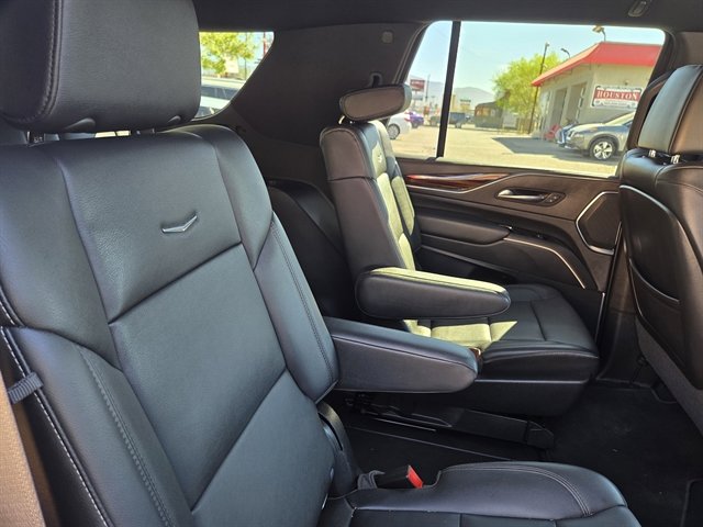 Used 2021 Cadillac Escalade Luxury AWD/4WD image 10