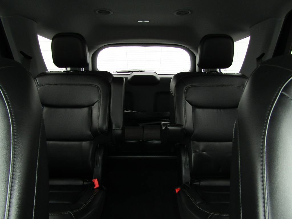 Used 2024 Ford Explorer XLT w/ Equipment Group 202A AWD/4WD image 36