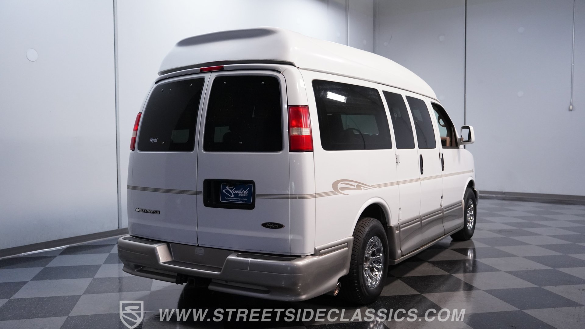 Used 2007 Chevrolet Express 1500 w/ Preferred Equipment Group RWD image 11