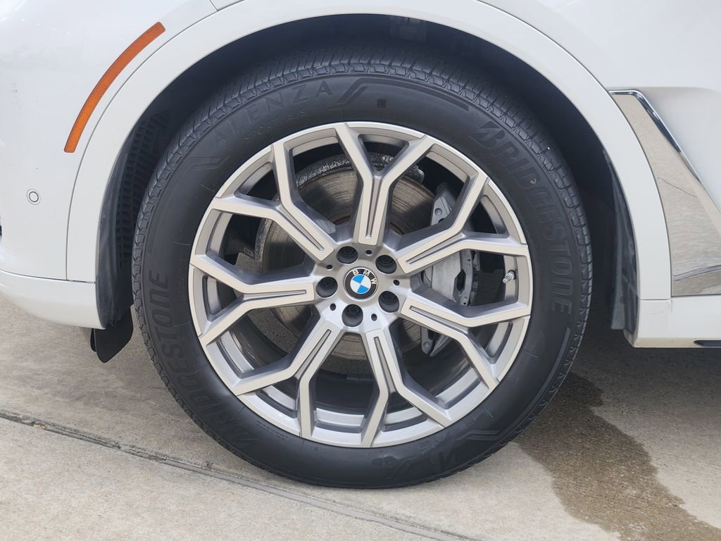 Used 2019 BMW X7 xDrive40i w/ Cold Weather Package image 10