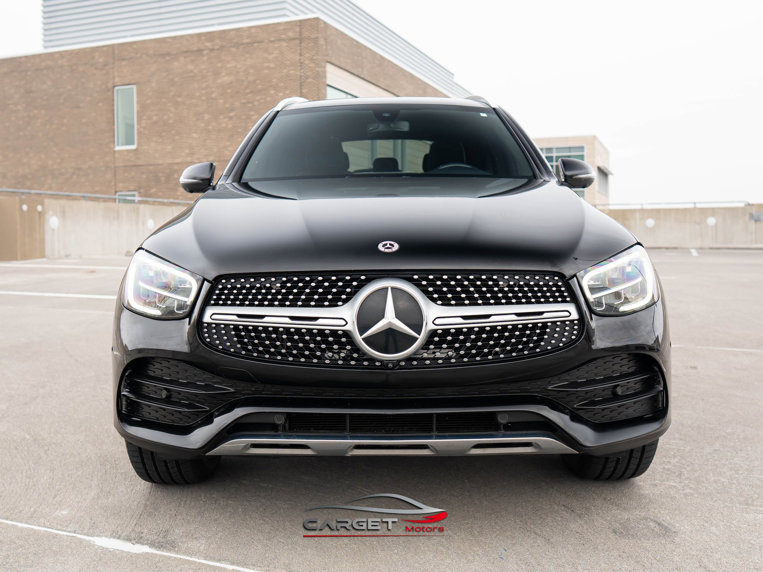 Used 2021 Mercedes-Benz GLC 300 4MATIC w/ AMG Line image 2