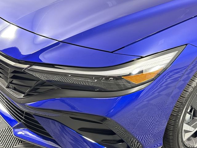 Used 2025 Hyundai Elantra Limited FWD image 52