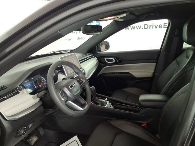 Used 2024 Jeep Compass Limited image 12