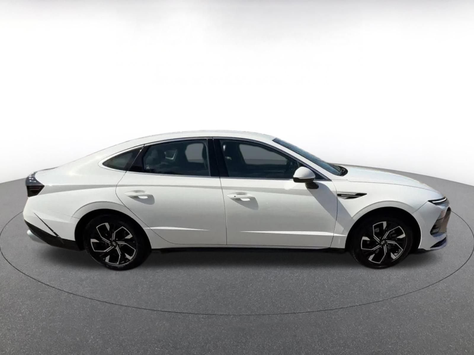 Used 2025 Hyundai Sonata SEL FWD image 15