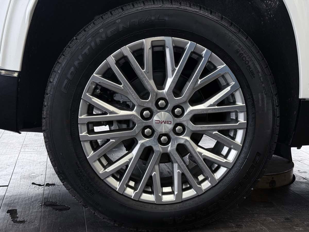 Used 2024 GMC Acadia Denali FWD image 40