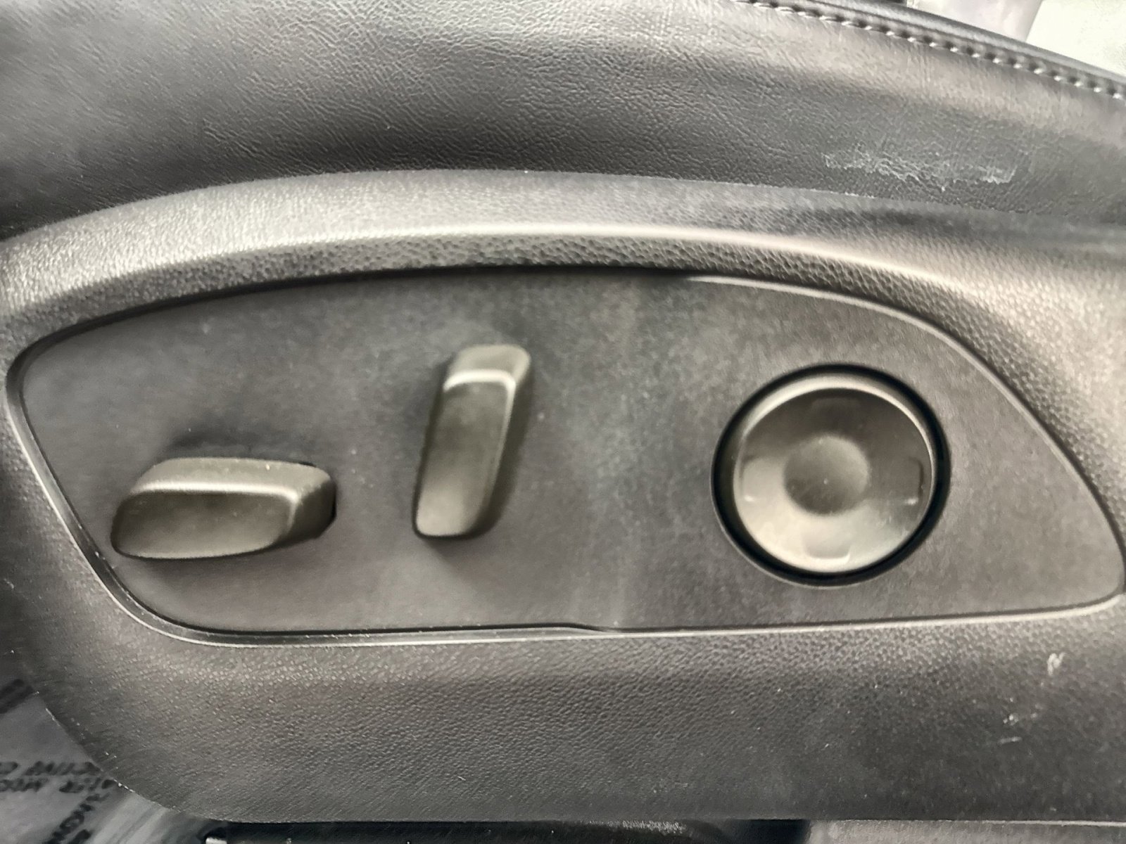 Used 2024 GMC Acadia Elevation image 14