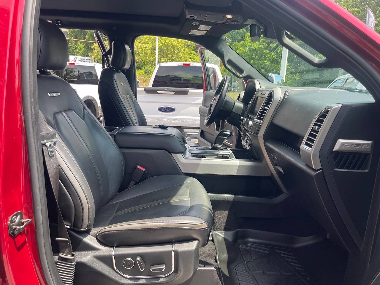 Used 2015 Ford F150 Platinum w/ Equipment Group 701A Luxury AWD/4WD image 32