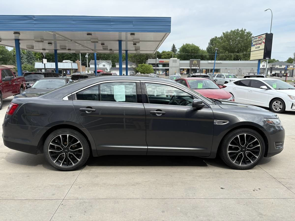Used 2018 Ford Taurus SEL w/ Equipment Group 201A image 5