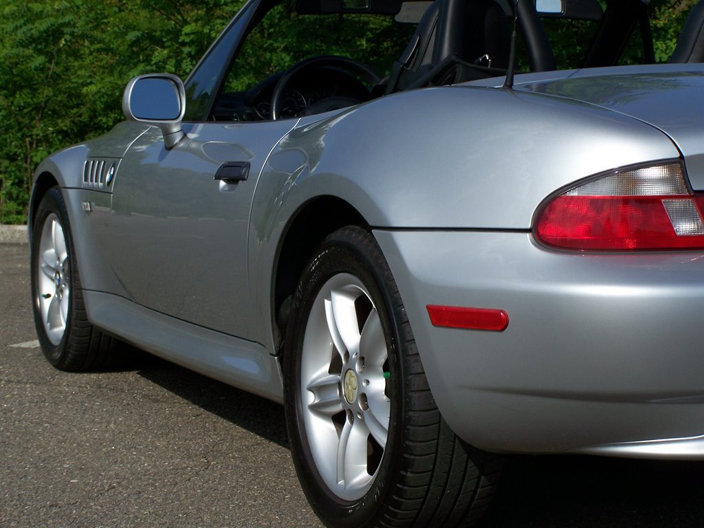 Used 2000 BMW Z3 2.5i RWD image 24