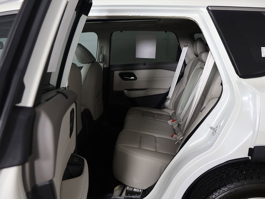 Used 2023 Nissan Rogue SL w/ SL Premium Package image 31