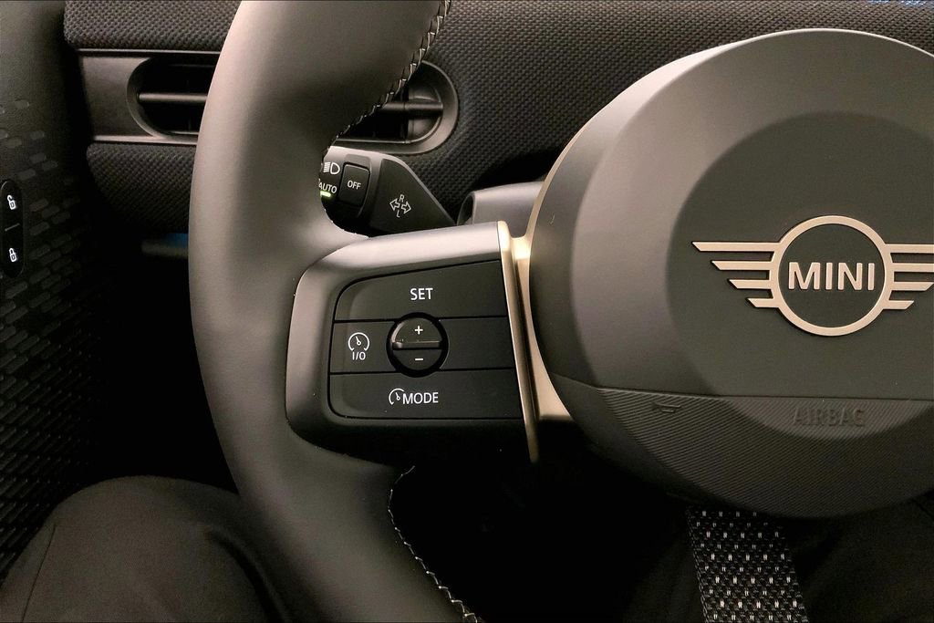 Certified 2025 MINI Cooper S image 18