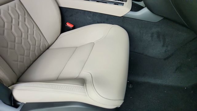 New 2026 Volvo XC90 B6 Plus w/ Protection Package Premier AWD/4WD image 38