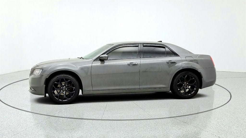 Used 2019 Chrysler 300 S RWD image 8