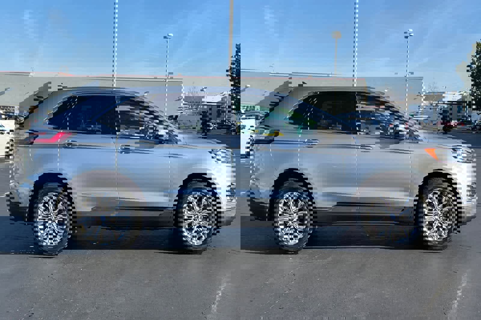 Used 2022 Ford Edge Titanium image 6