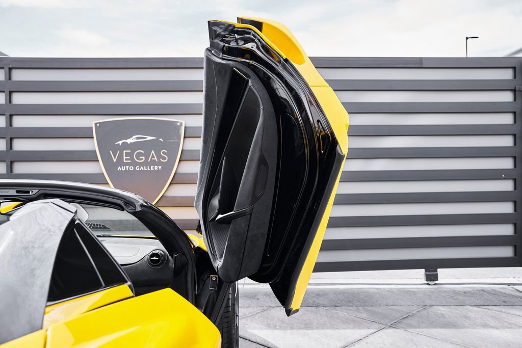 Used 2021 McLaren 720S Luxury RWD image 25