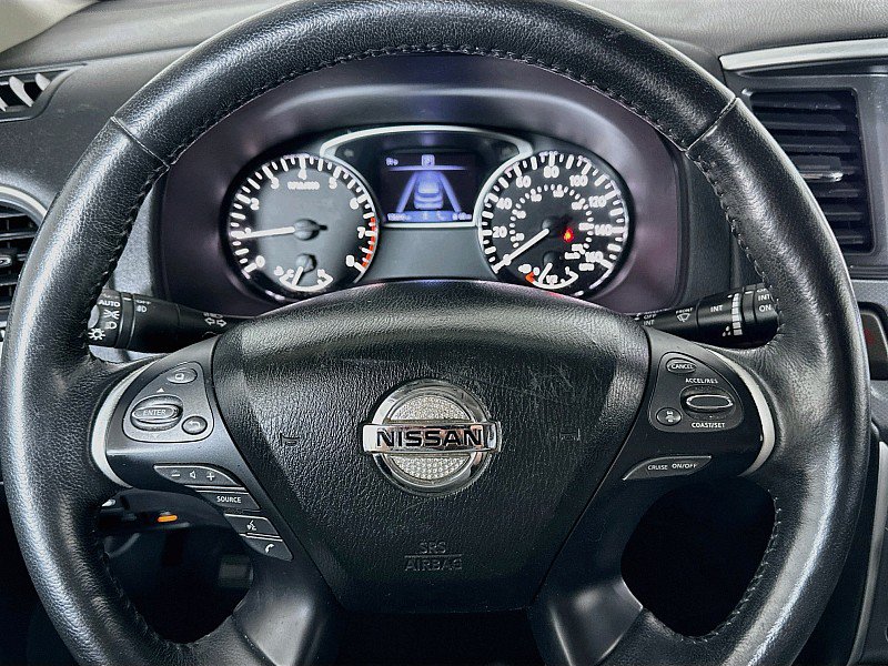 Used 2020 Nissan Pathfinder SL FWD image 12