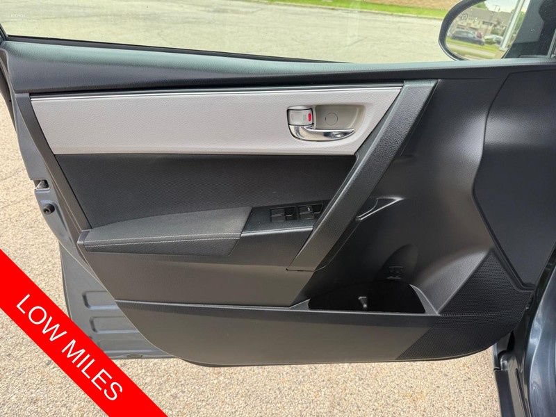 Used 2018 Toyota Corolla LE FWD image 19