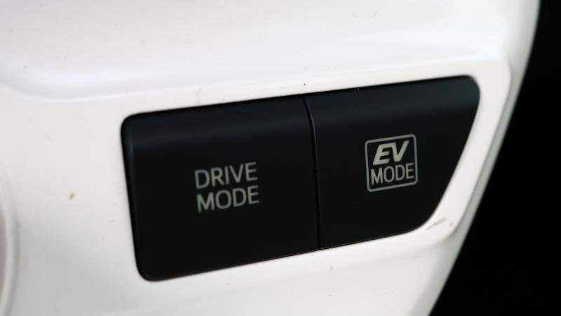 Used 2016 Toyota Prius Three w/ Advanced Technology Package image 14