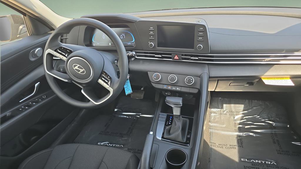 New 2026 Hyundai Elantra SE FWD image 11