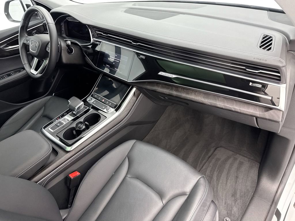 Used 2023 Audi Q8 Premium Plus image 16