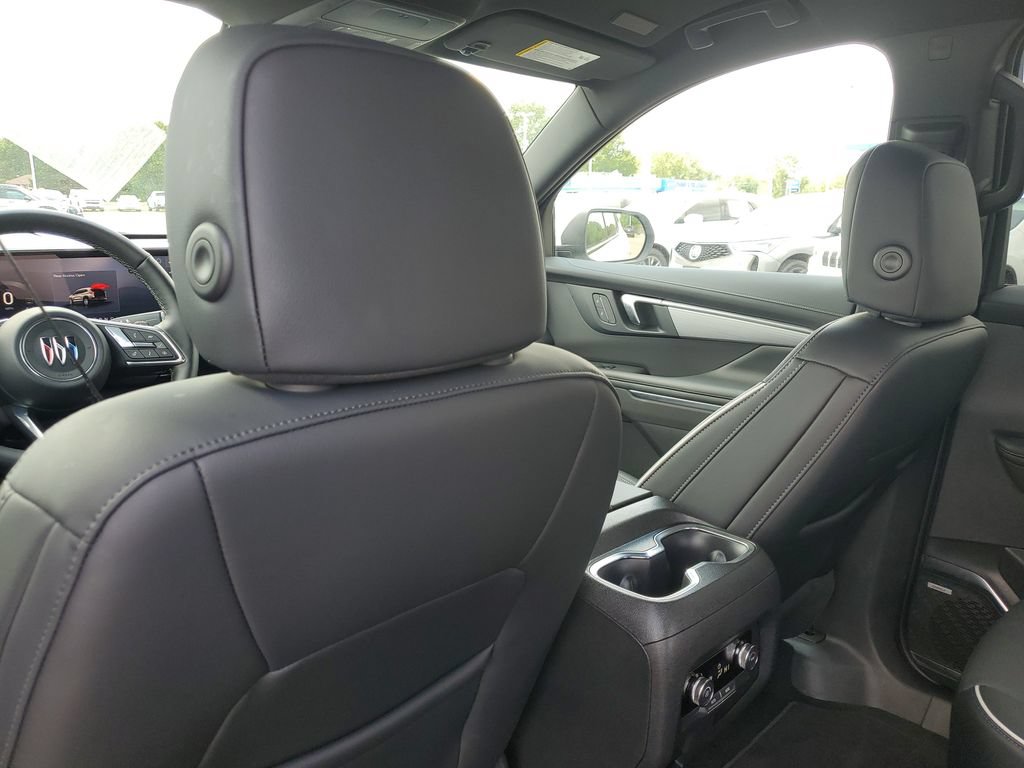 Used 2026 Buick Enclave Preferred w/ Power Package AWD/4WD image 33