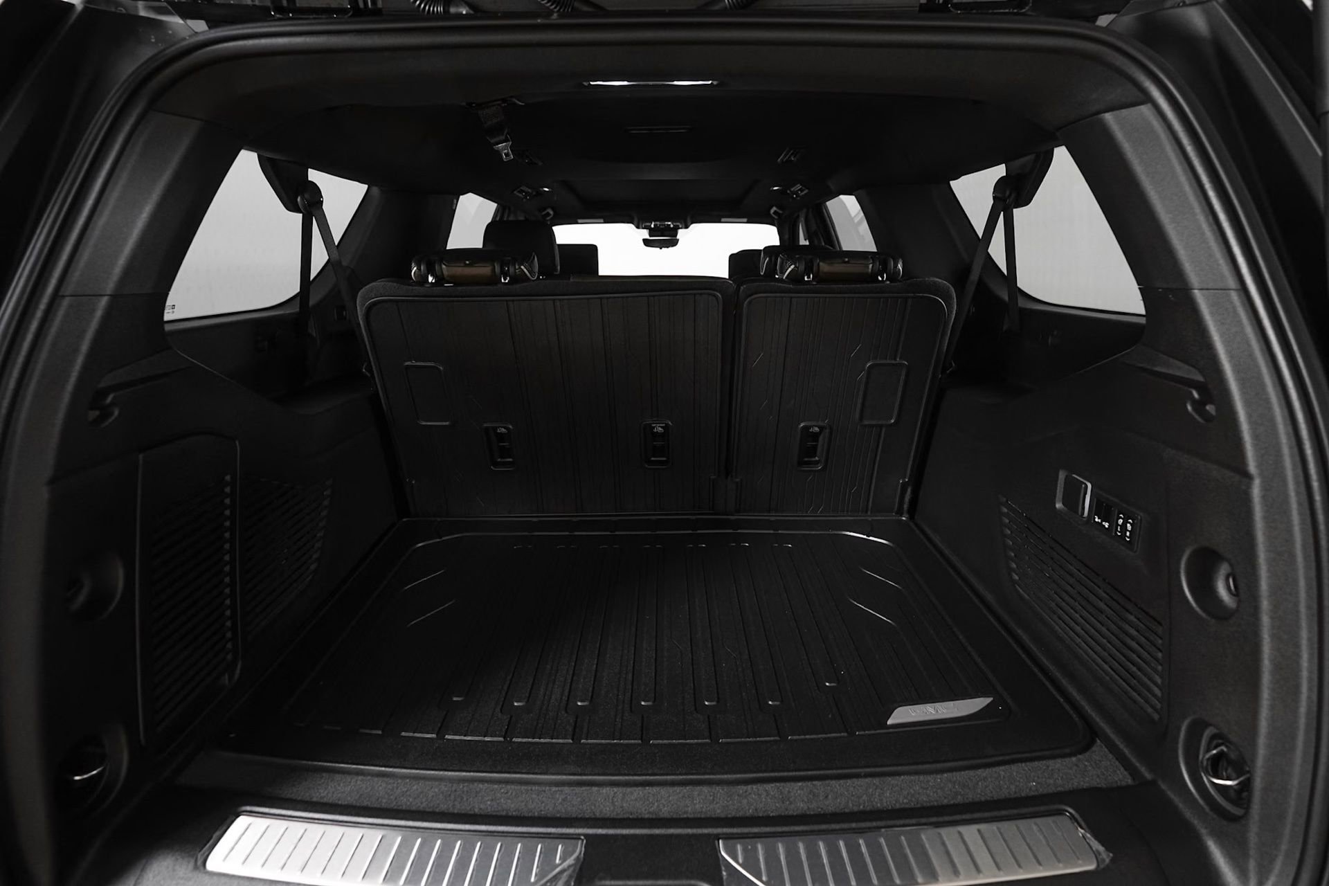Used 2026 GMC Yukon XL Denali Ultimate w/ LPO, Floor Liner Package image 9