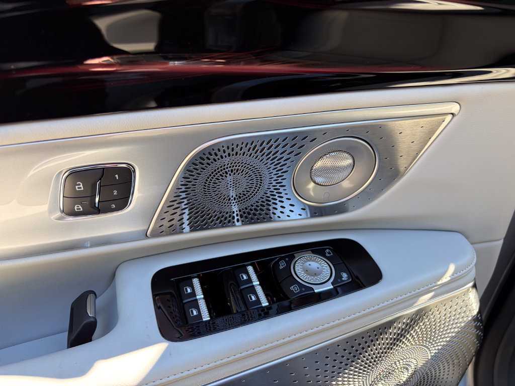 New 2026 Lincoln Nautilus Reserve AWD/4WD image 14