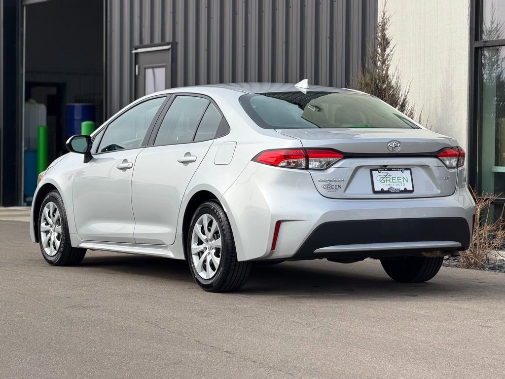 Used 2021 Toyota Corolla LE image 3