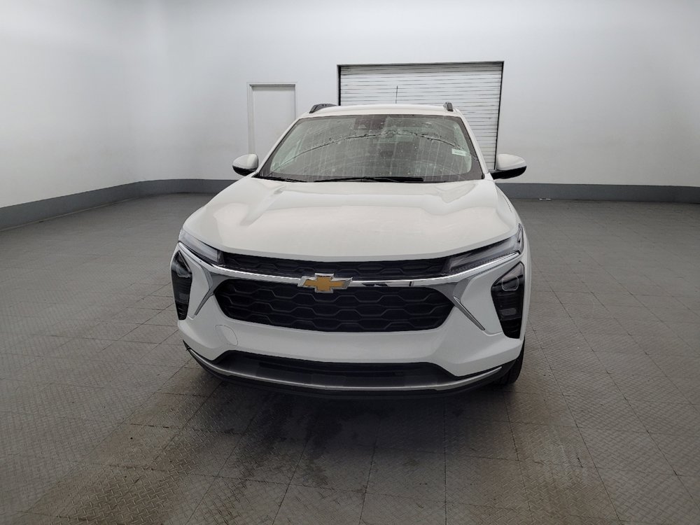 Used 2025 Chevrolet Trax LT FWD image 15