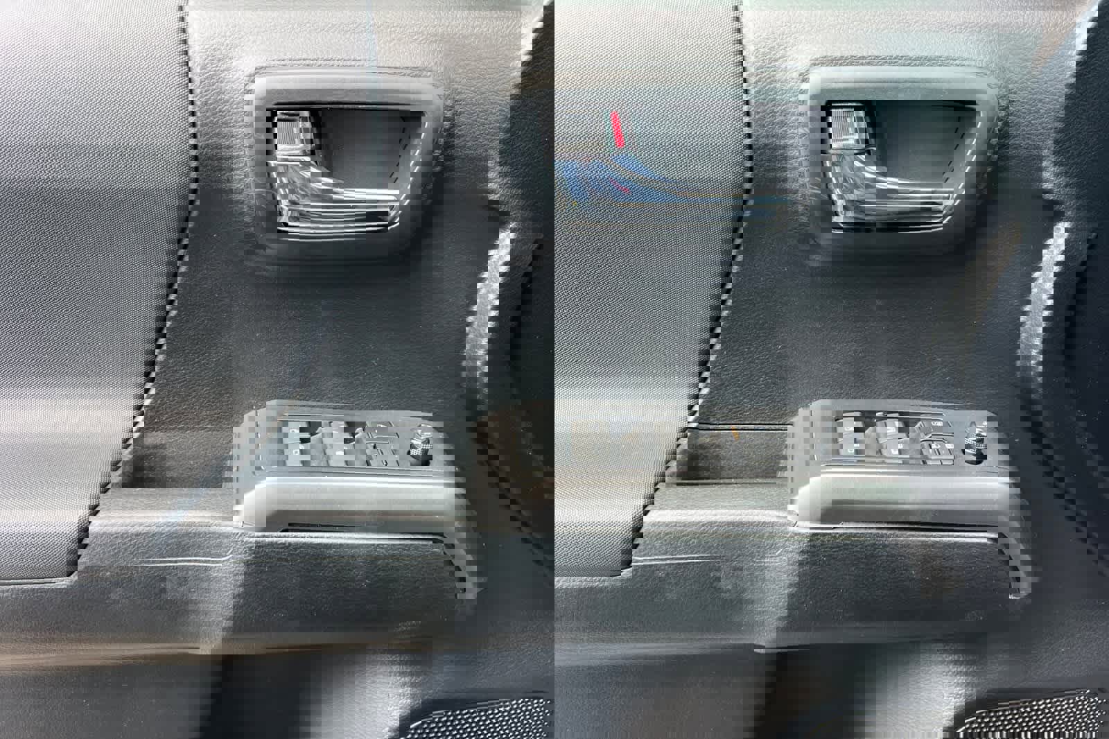 Used 2021 Toyota Tacoma TRD Off-Road w/ Technology Package image 13