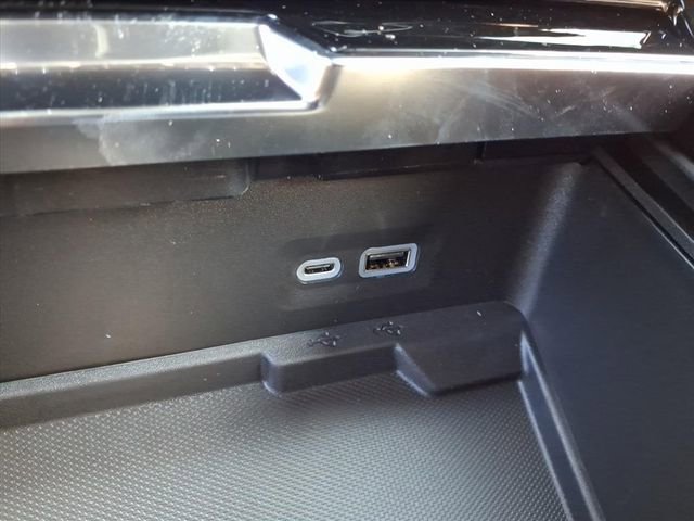 New 2026 GMC Yukon XL Denali w/ Denali Reserve Package image 30