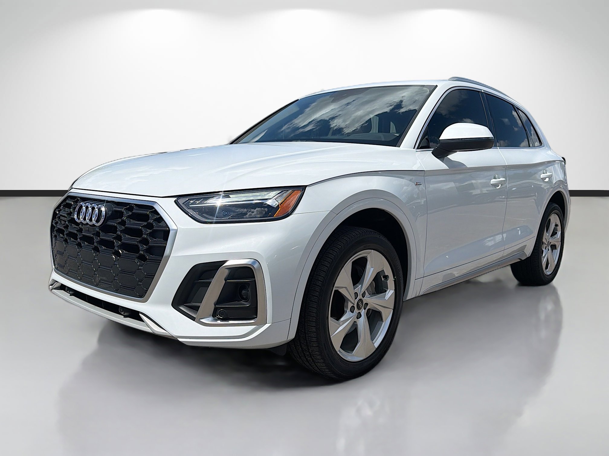 Used 2023 Audi Q5 2.0T Premium Plus w/ Premium Plus Package image 7