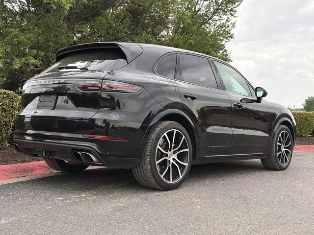 Used 2019 Porsche Cayenne Turbo image 3