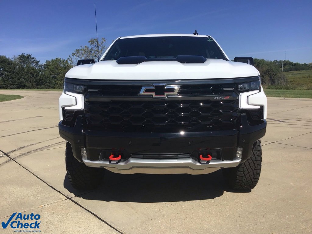 Used 2025 Chevrolet Silverado 1500 ZR2 w/ Technology Package image 18