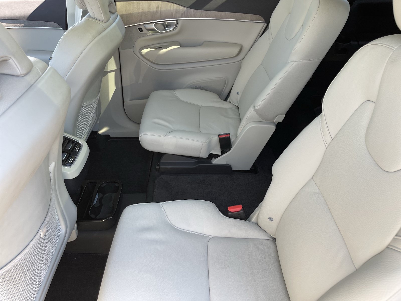 Used 2024 Volvo XC90 B6 Plus AWD/4WD image 19