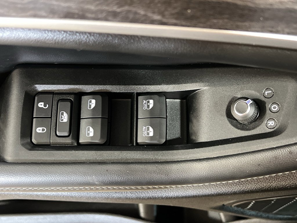 Used 2024 Jeep Grand Cherokee L Limited w/ Luxury Tech Group II image 10