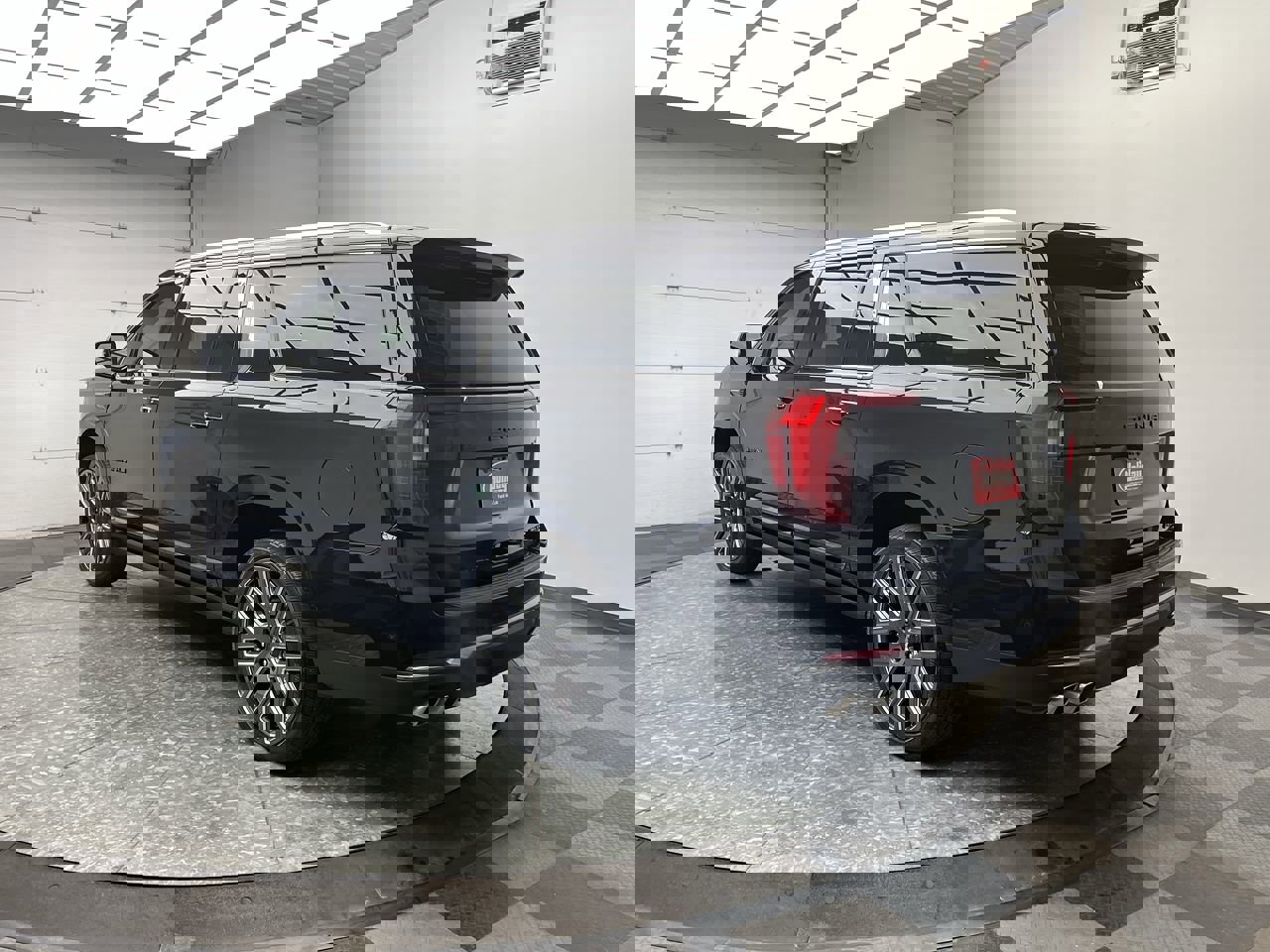 Certified 2025 GMC Yukon XL Denali Ultimate w/ LPO, Floor Liner Package image 2