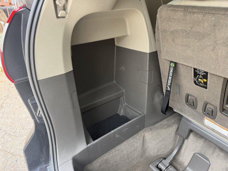 Used 2015 Toyota Sienna XLE w/ XLE Navigation Package AWD/4WD image 51
