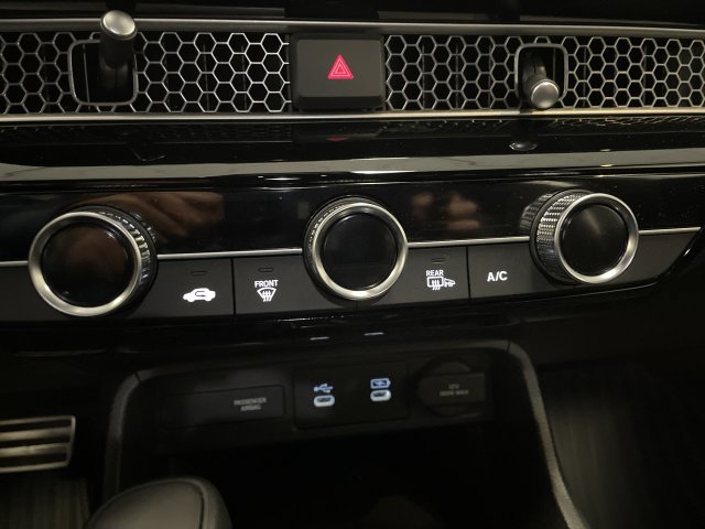 Certified 2025 Honda Civic Sport image 18