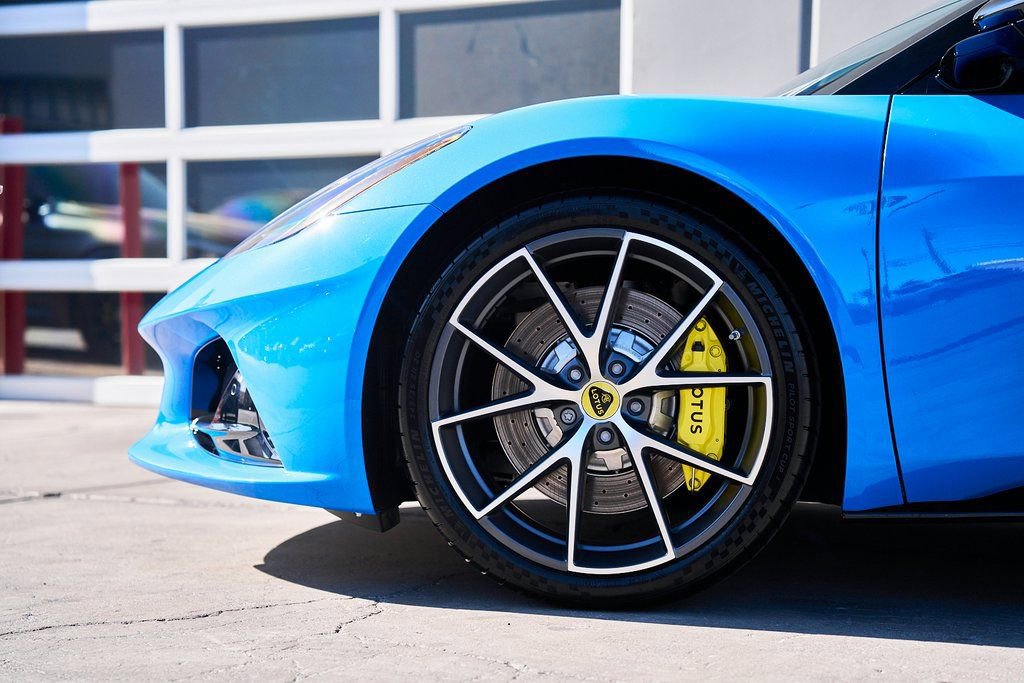 Used 2025 Lotus Emira RWD image 9