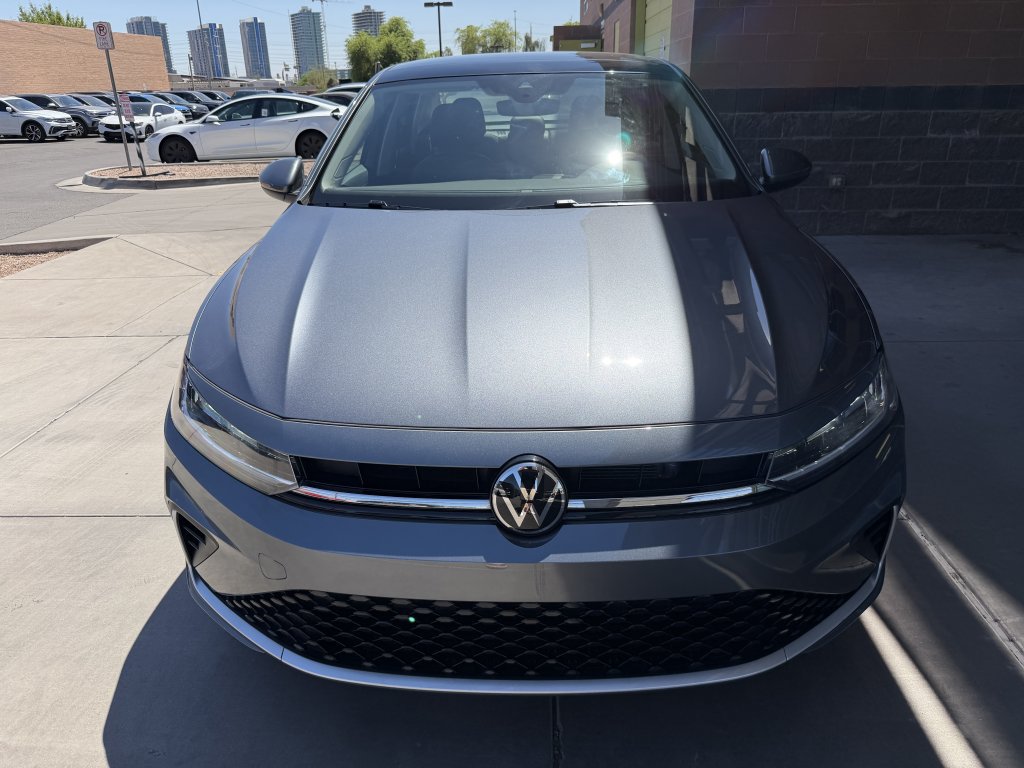 Used 2025 Volkswagen Jetta SE w/ Sunroof Package FWD image 13