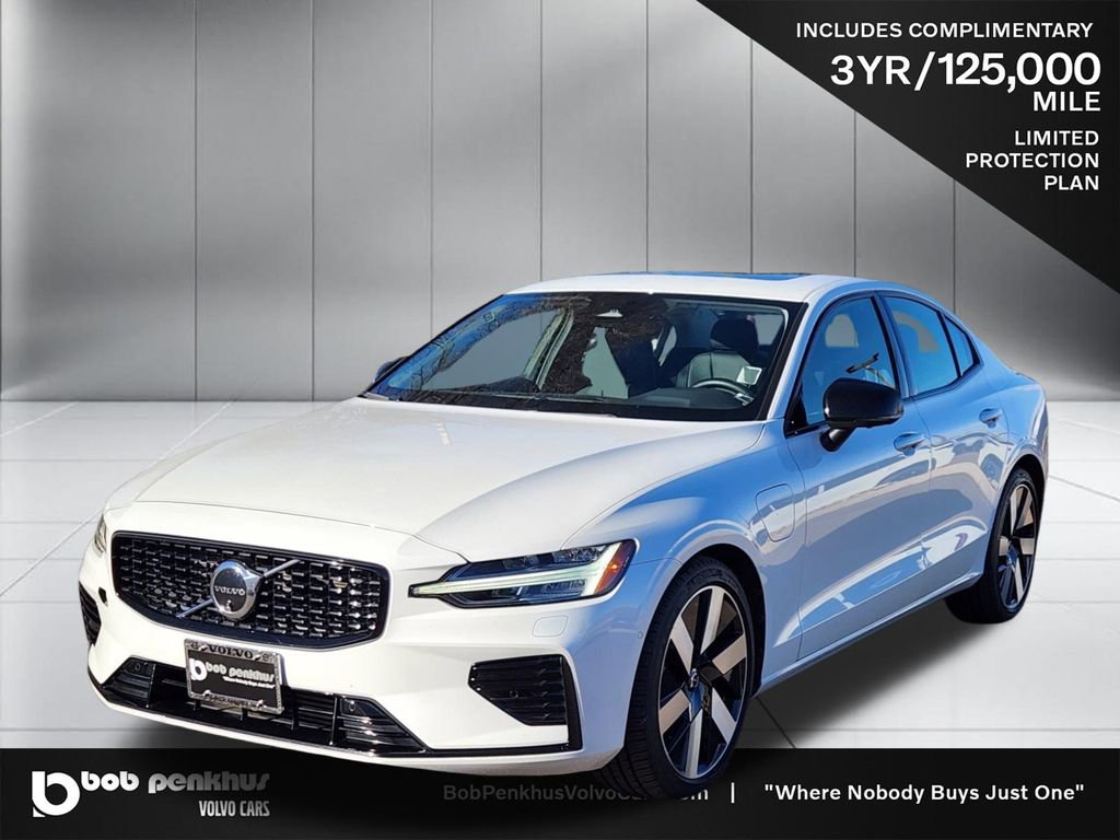 Used 2025 Volvo S60 T8 Plus image 23