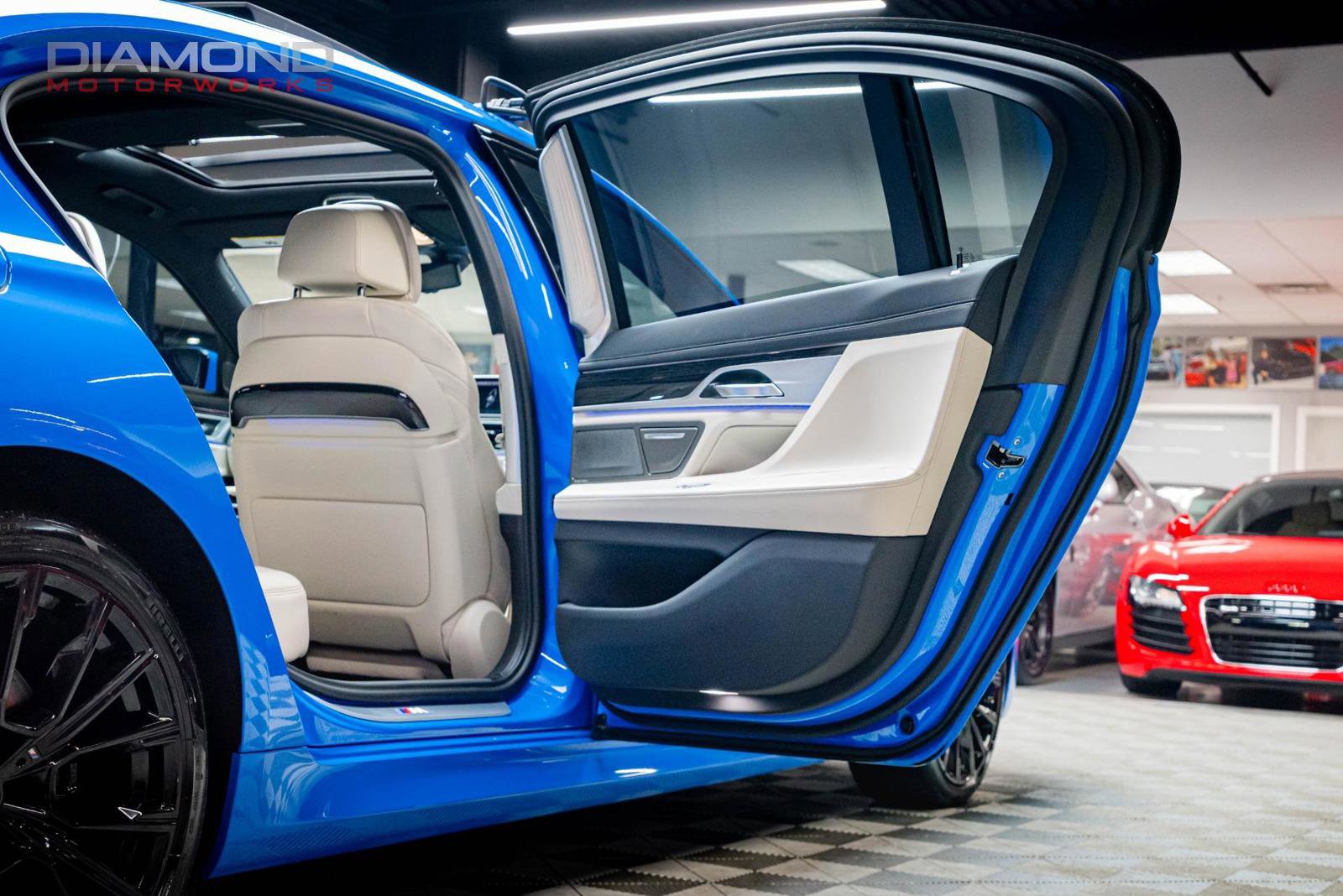 Used 2021 BMW 750i xDrive w/ Executive Package image 95