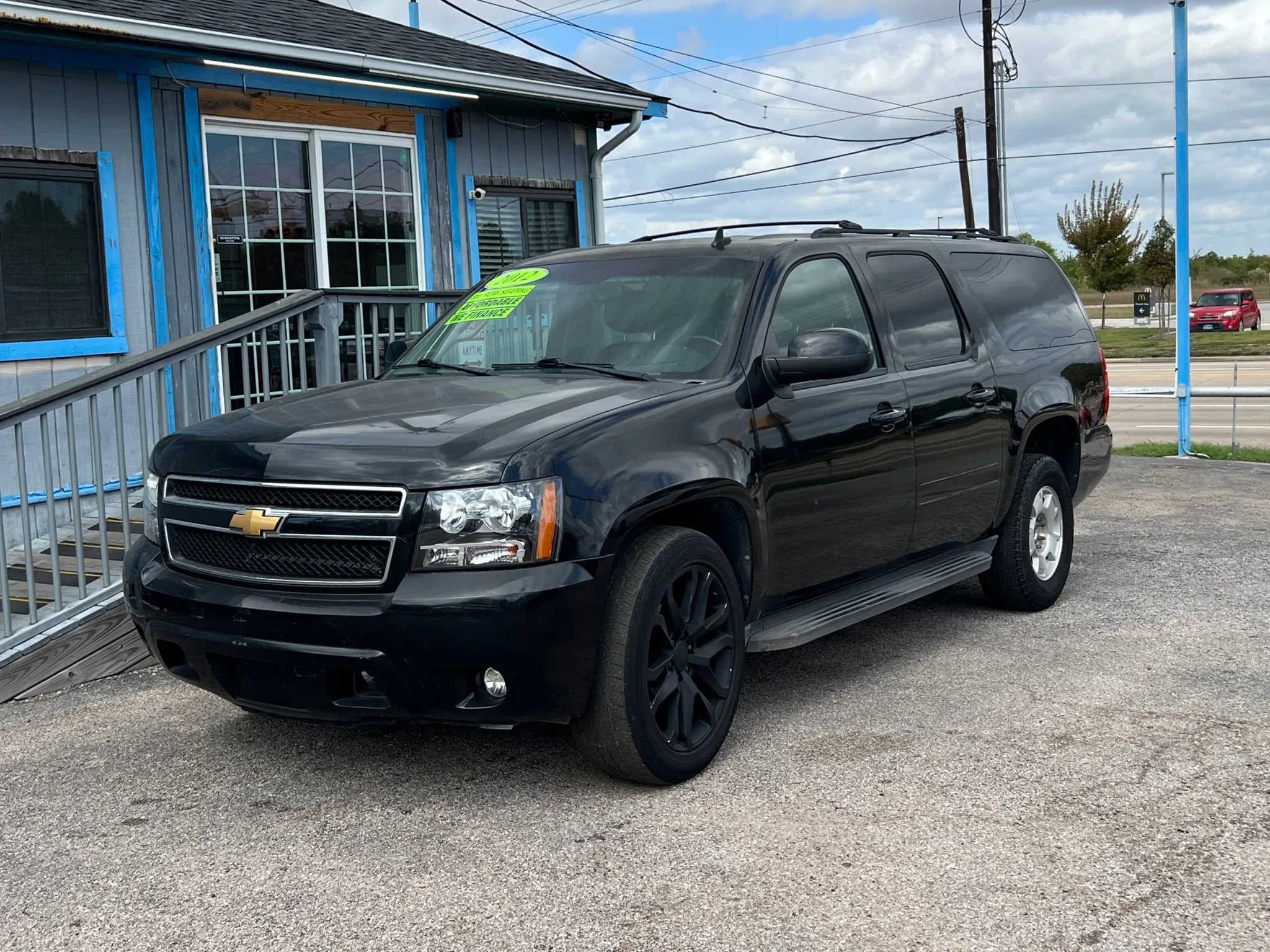 Used 2012 Chevrolet Suburban LT image 2